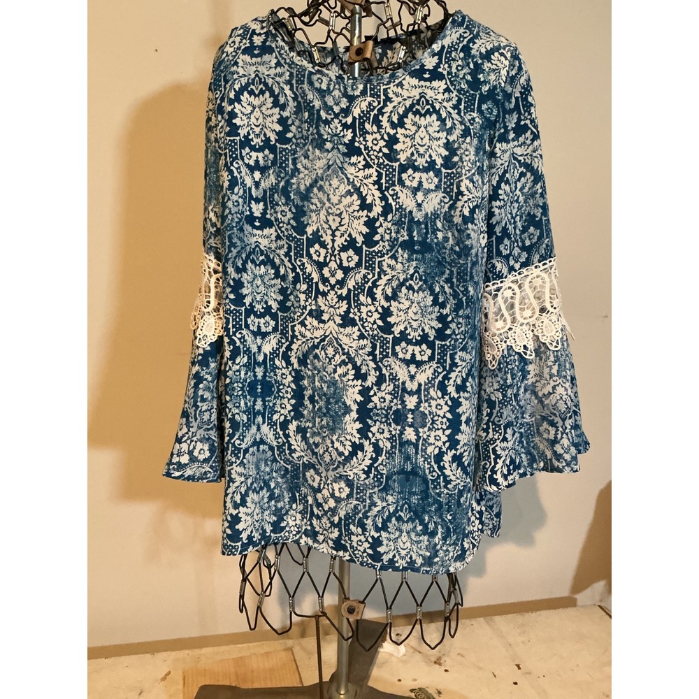 Zac‎ & Rachel Blue White Damask Bell Sleeve Lace Trim Blouse Small Boho Top